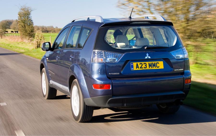  Mitsubishi Outlander 2005 года  (фото 20 из 77)